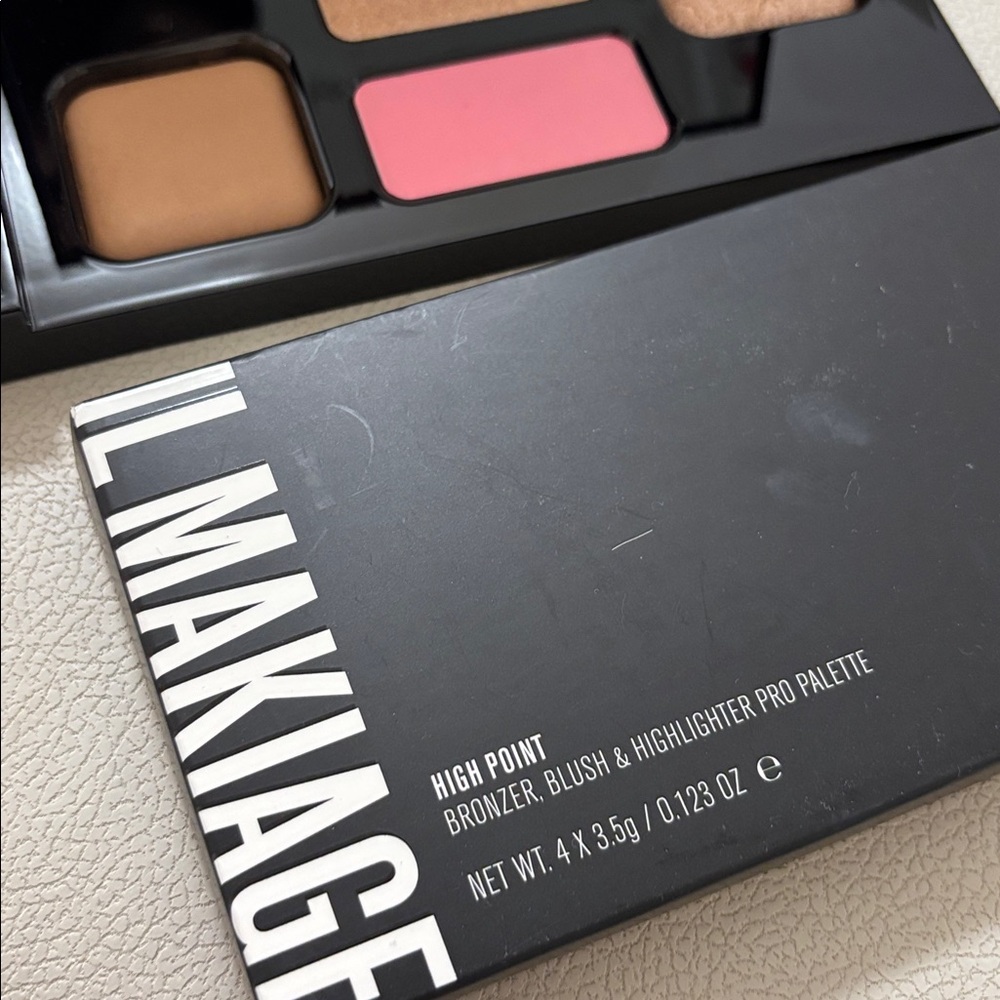 IL MAKIAGE High Point Palette with Brown and Pink Shades